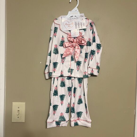 Tahari Viral Christmas Tree Pink Bow Toddler Girl Mamma & Me Matching Pajamas 2T - Picture 1 of 2